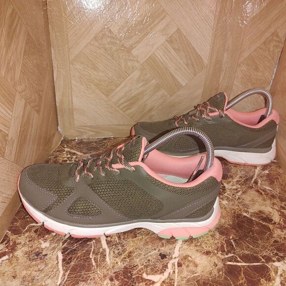 Vionic women's 1st ray technology running shoes green size 8.   423 - Picture 6 of 12